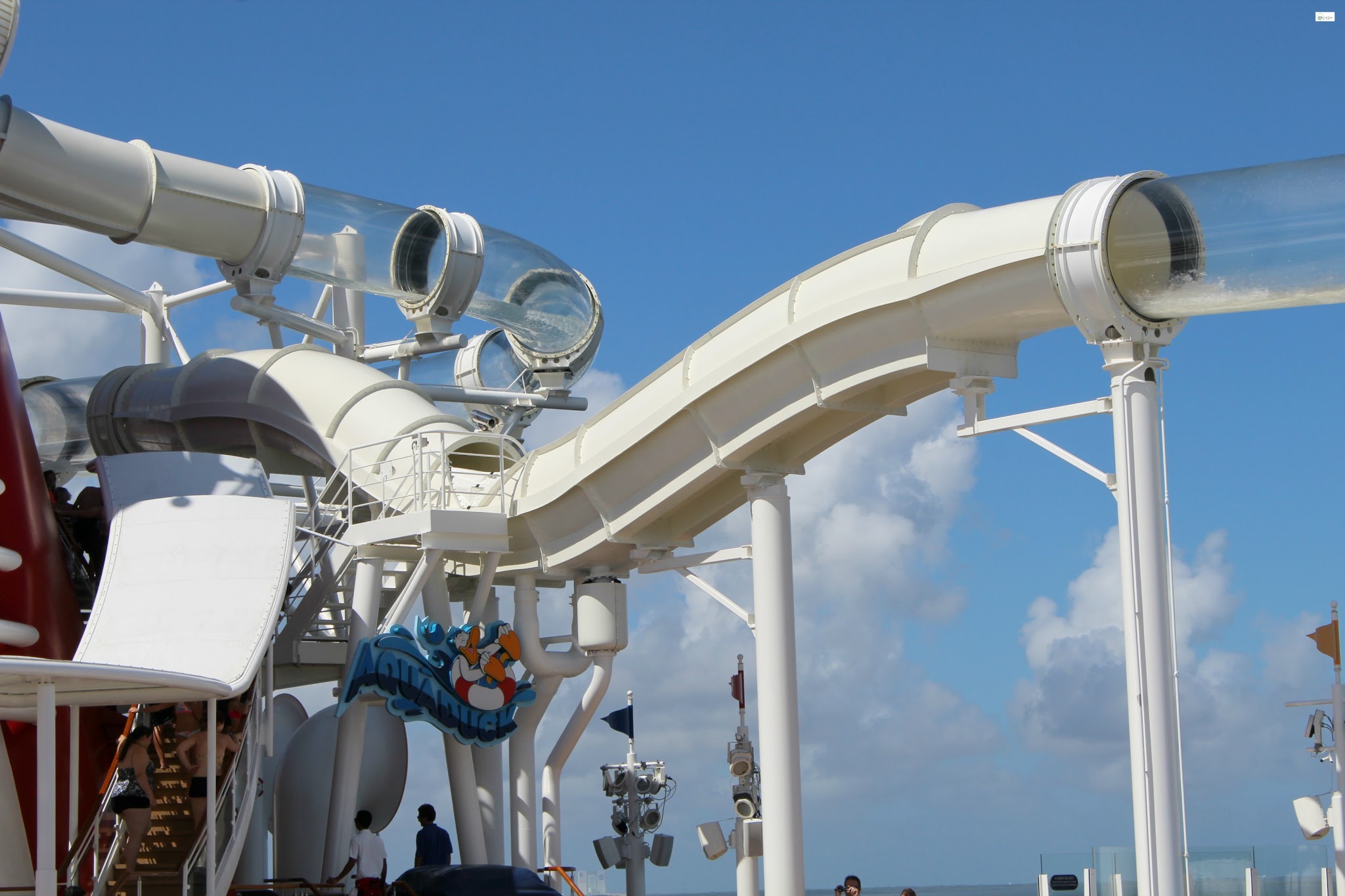 5 must pack items for a disney cruise to the bahamas caravan sonnet