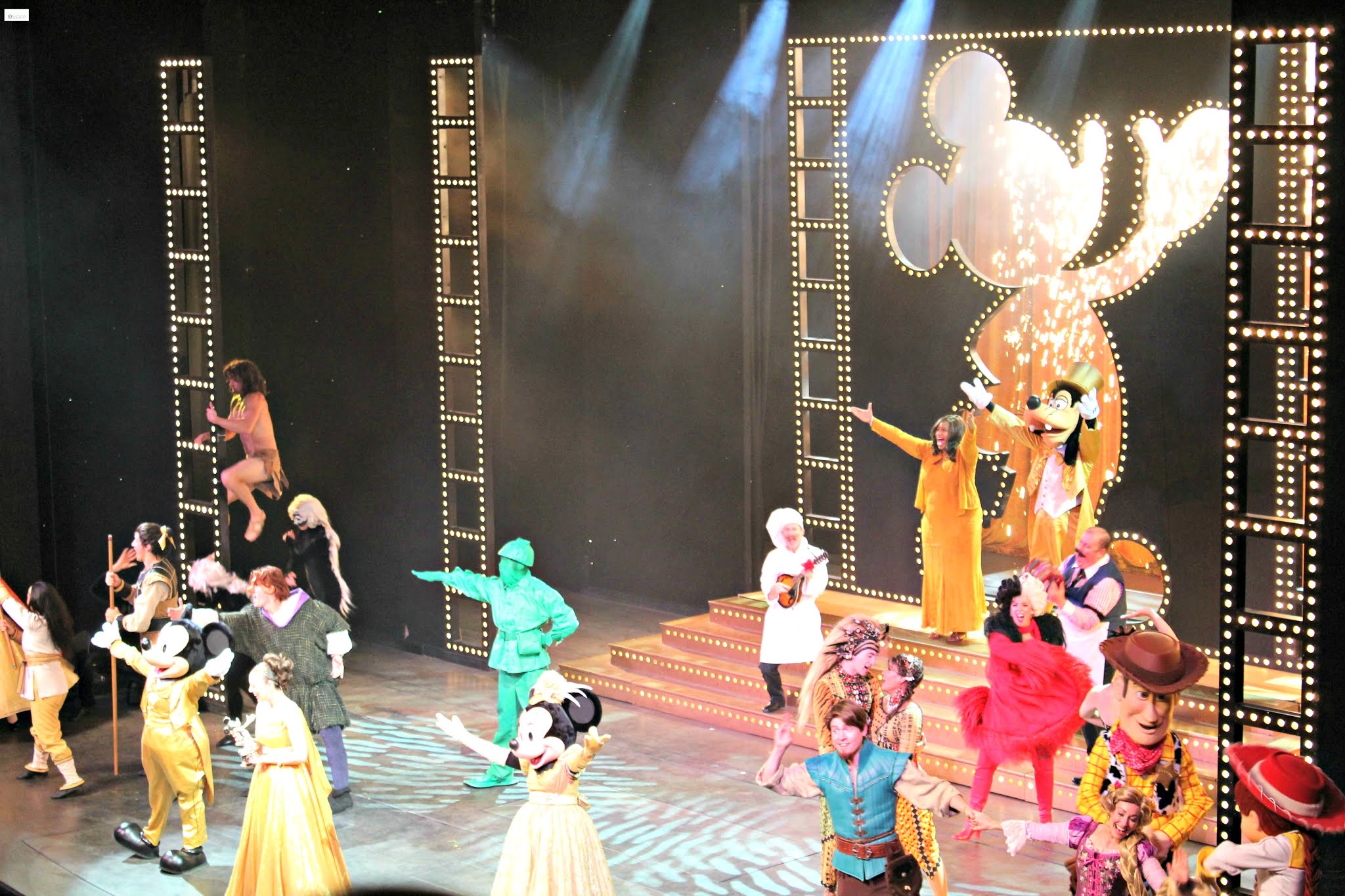 5 must pack items for a disney cruise to the bahamas caravan sonnet