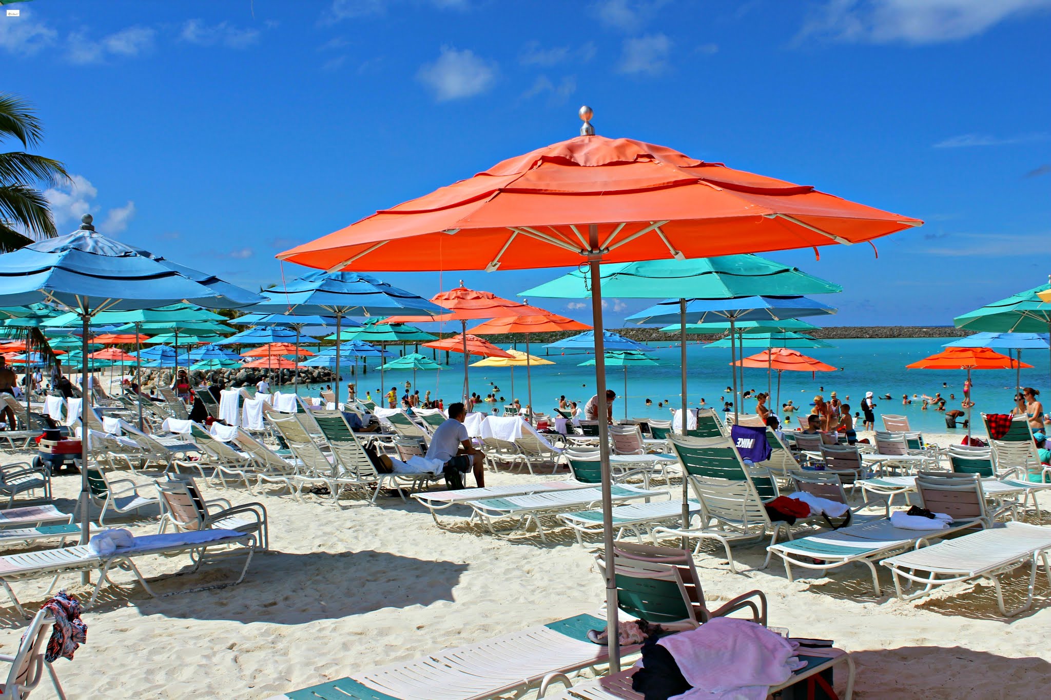 5 must pack items for a disney cruise to the bahamas caravan sonnet