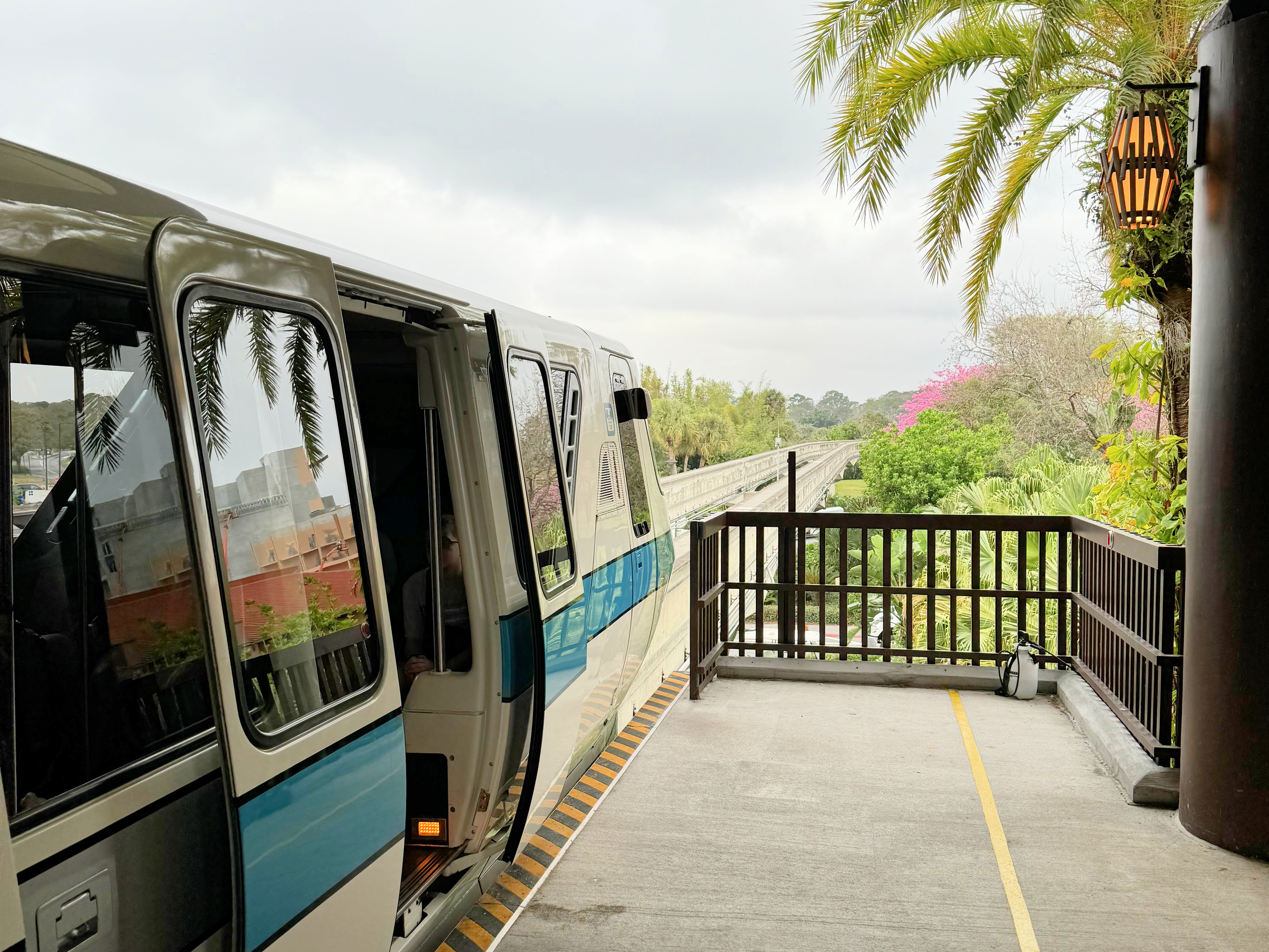 monorail ride from the polynesian village resort // orlando, florida caravan sonnet